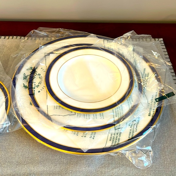 Lenox China 5 piece place setting -NEW Federal Cobait